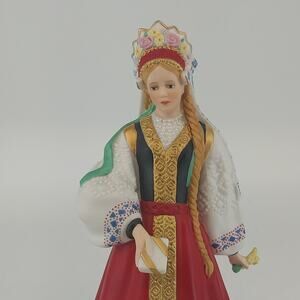 Lenox International Bride Collection Anastasia Fine Porcelain Figurine 1990